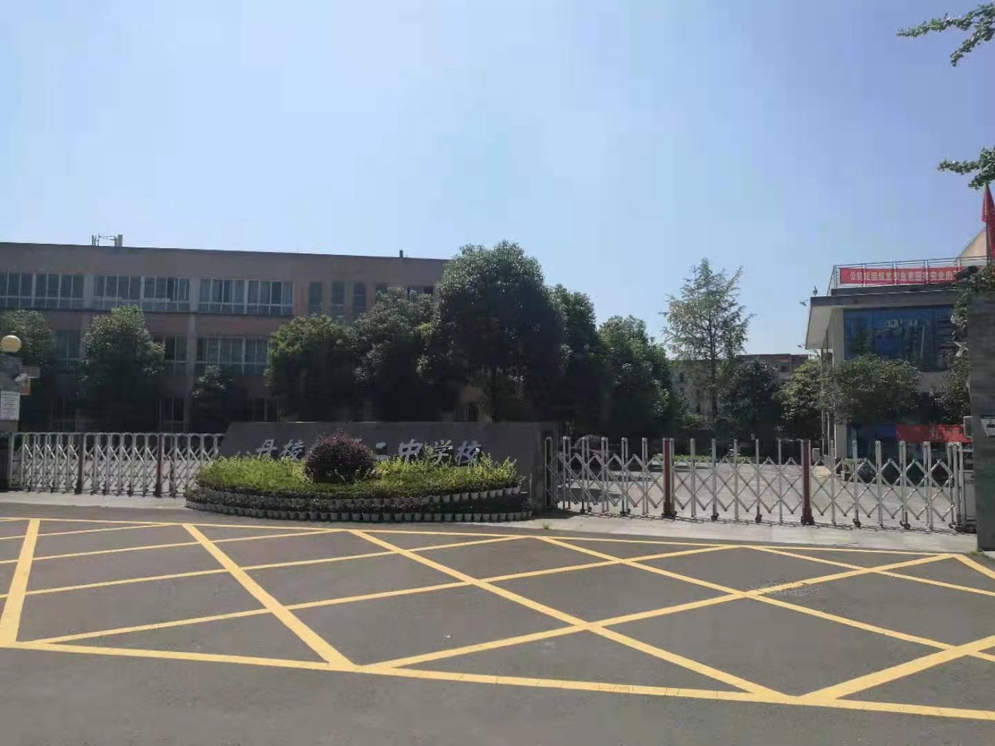 伸縮門、電動門